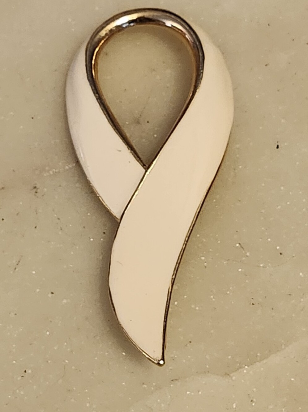 Vtg Gold Tone Cream Enamel Inlay Ribbon Brooch